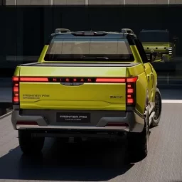 Nissan Frontier ute back shot Yellow
